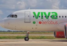 A VivaAerobus airplane