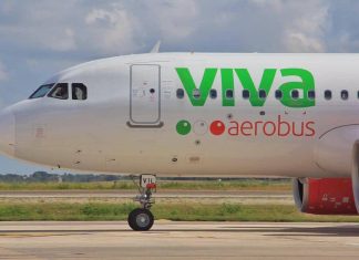 A VivaAerobus airplane
