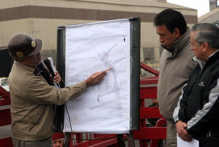 Shortly after the accident, Grupo México recovered the bodies of two miners but suspended its rescue efforts in April 2007. 