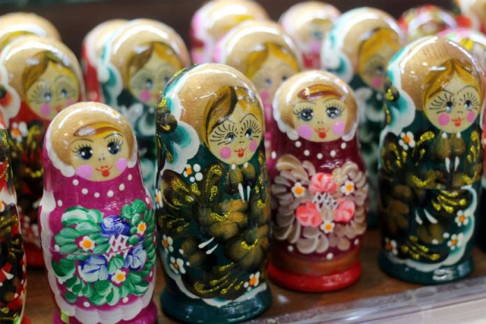 miram-oh-fwpnzIPIsnE-unsplash Matryoshkas