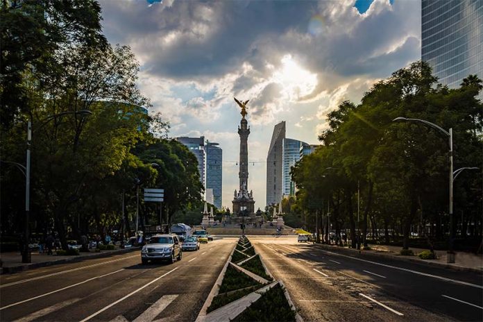 shutterstock_521584972 Diego Grandi Shutterstock A long perspective view of Reforma Avenue in Mexico City