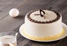 Pastel de tres leches with chocolate