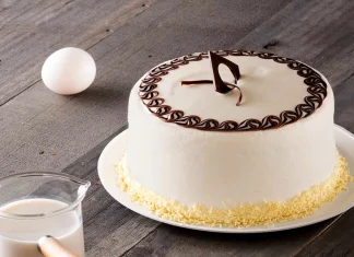 Pastel de tres leches with chocolate